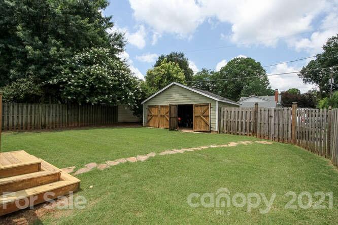 2017 Club Road Charlotte, NC 28205 - Photo 32 of 44 Gallery Image 32