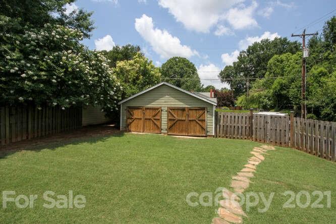 2017 Club Road Charlotte, NC 28205 - Photo 37 of 44 Gallery Image 37