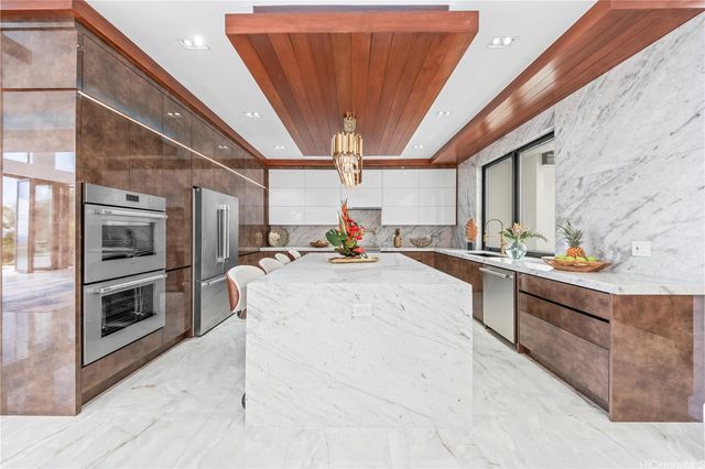 $5,870,000 | 123 Waihili Place, Honolulu, HI 96825