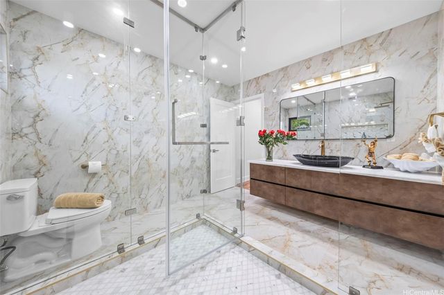 $5,870,000 | 123 Waihili Place, Honolulu, HI 96825