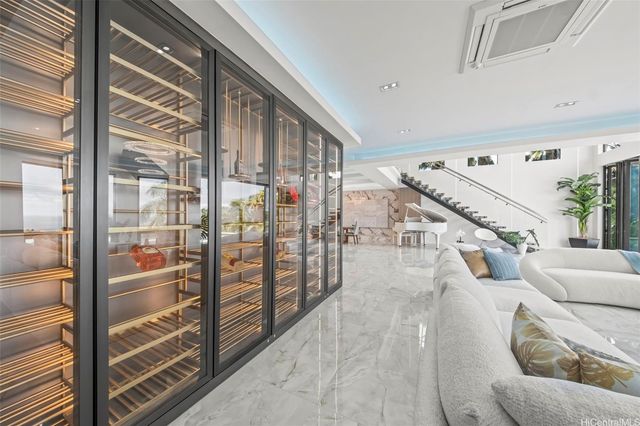 $5,870,000 | 123 Waihili Place, Honolulu, HI 96825