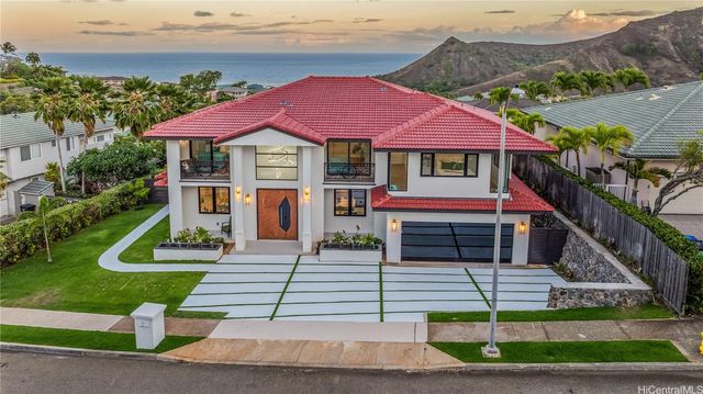 $5,870,000 | 123 Waihili Place, Honolulu, HI 96825