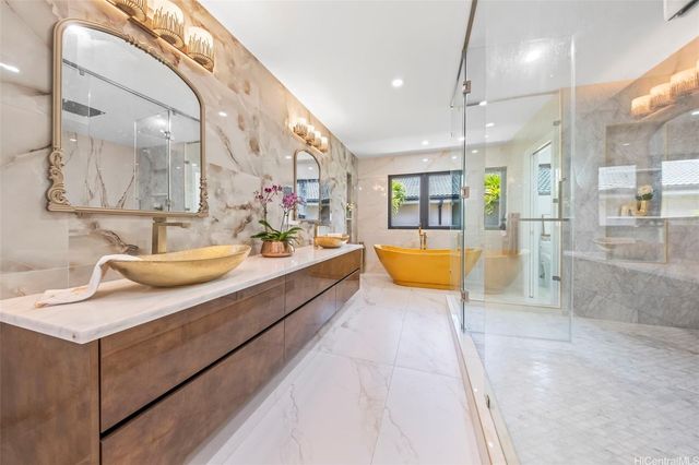 $5,870,000 | 123 Waihili Place, Honolulu, HI 96825