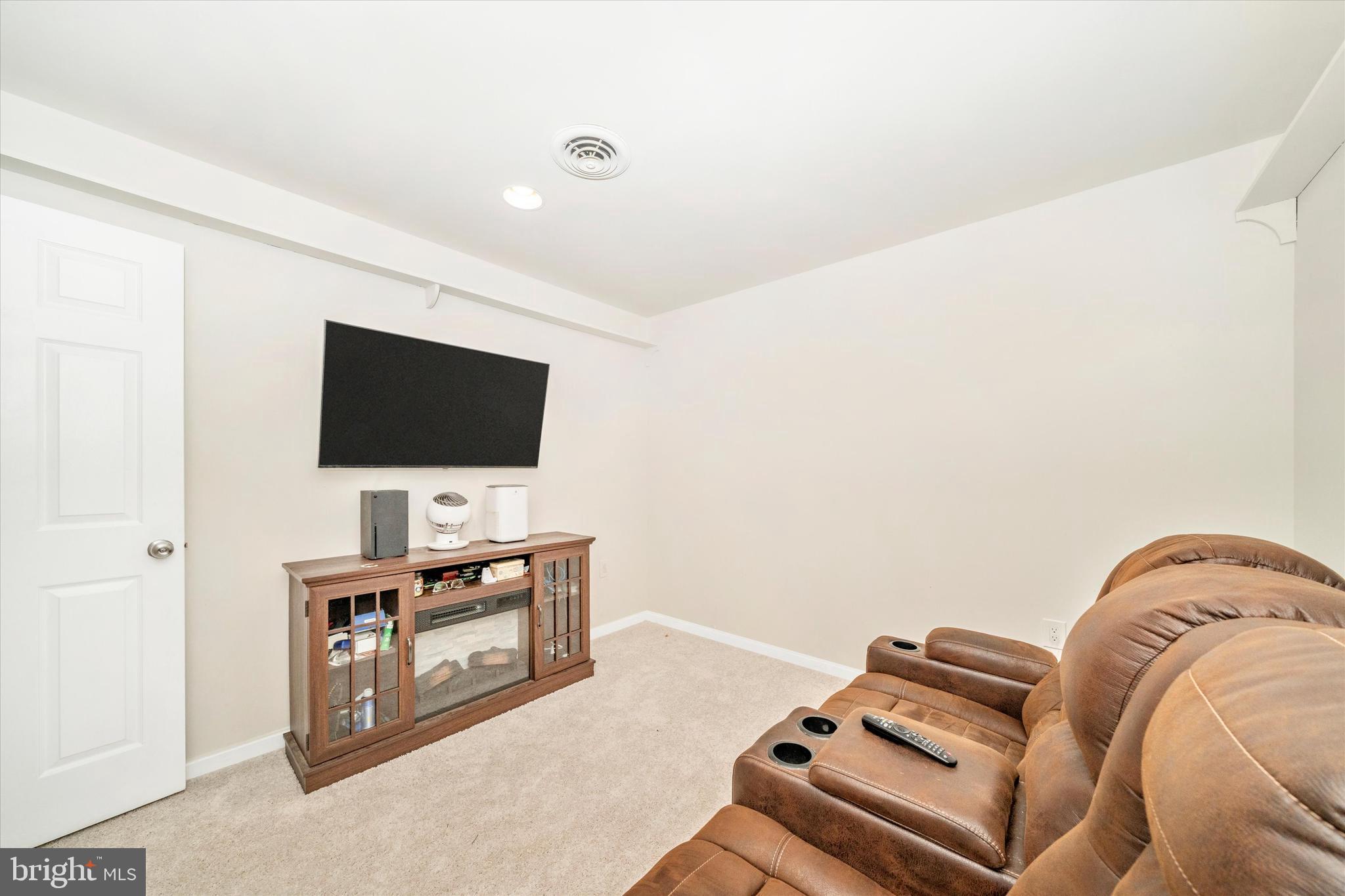 6579 Edgewood Road New Market, MD 21774 - Photo 28 of 72 bed 3