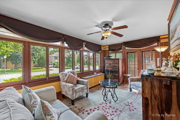 $415,000 | 585 Park Street, Elgin, IL 60120