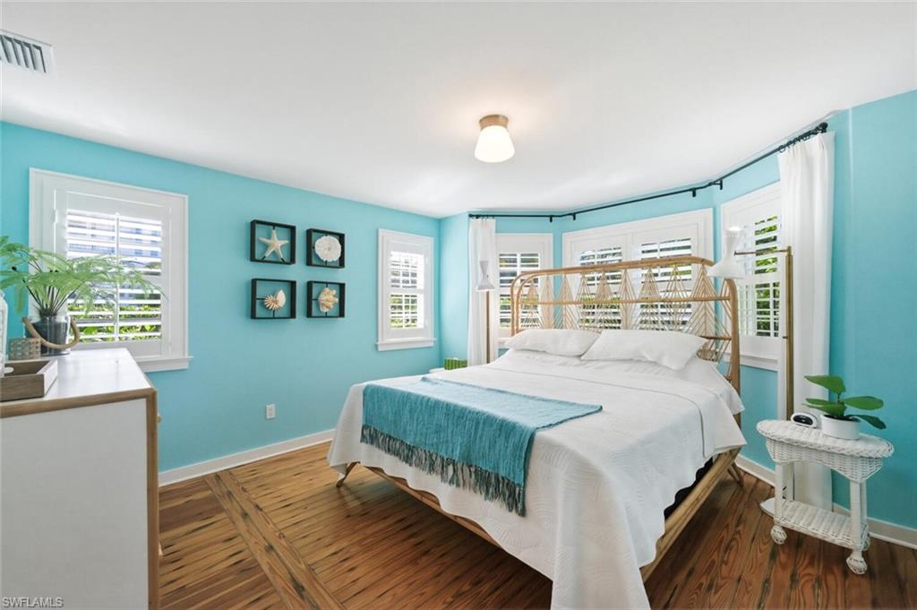 92 10th Avenue South Naples, FL 34102 - Photo 21 of 41 Primary - King Sized Bed