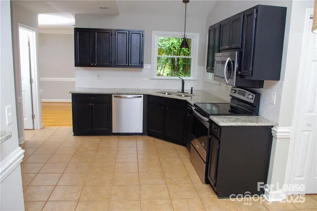 $2,175 | 20700 Willow Pond Road, Cornelius, NC 28031