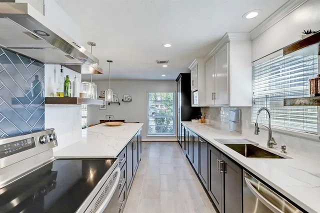 $2,600 | 9738 Derrik Drive, Houston, TX 77080