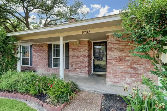 $2,600 | 9738 Derrik Drive, Houston, TX 77080