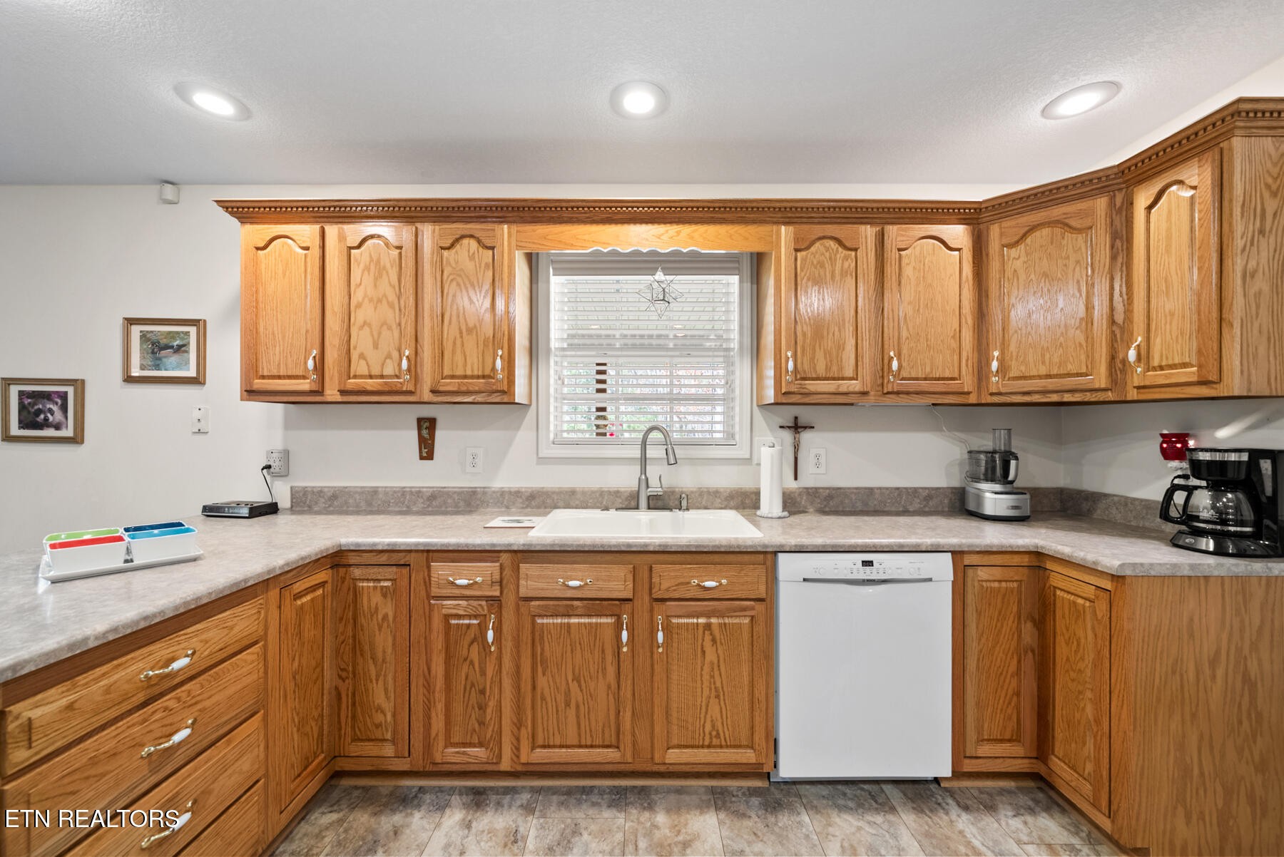 426 Sunset Ridge Drive Crossville, TN 38571 - Photo 13 of 40 Gallery Image 13