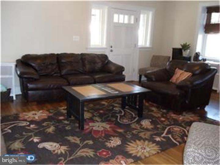 7243 Hilltop Road Upper Darby, PA 19082 - Photo 3 of 8 Living Room