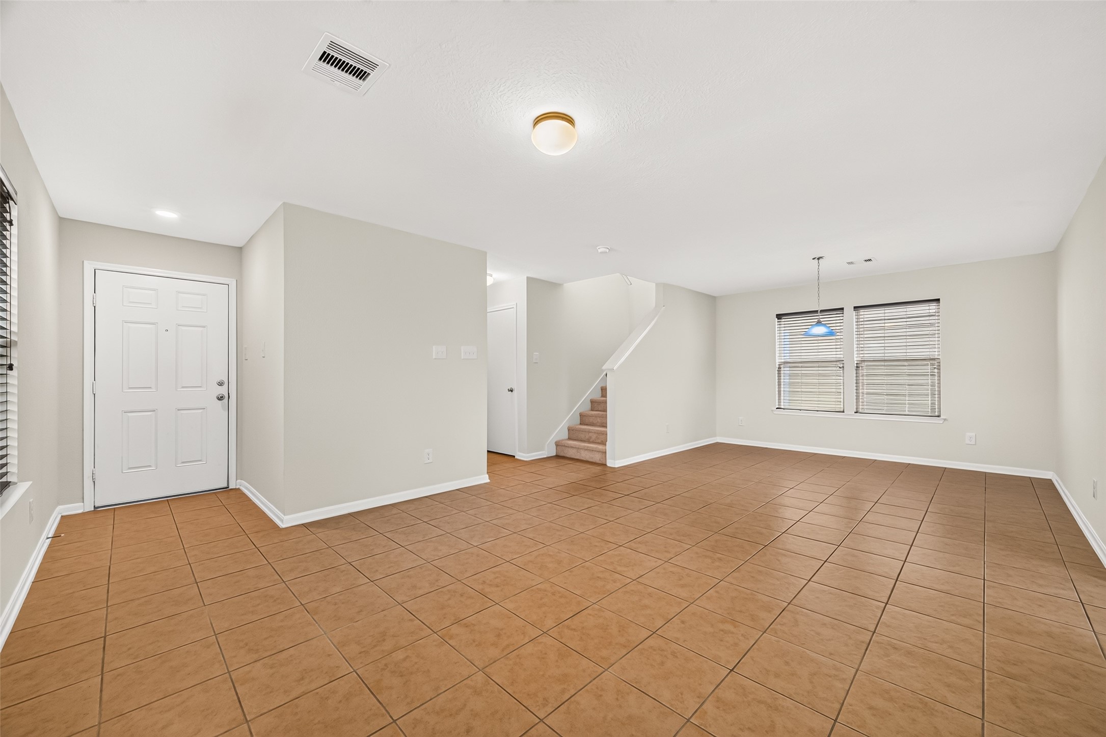 19335 Riley Espen Court Houston, TX 77073 - Photo 8 of 42 Gallery Image 8