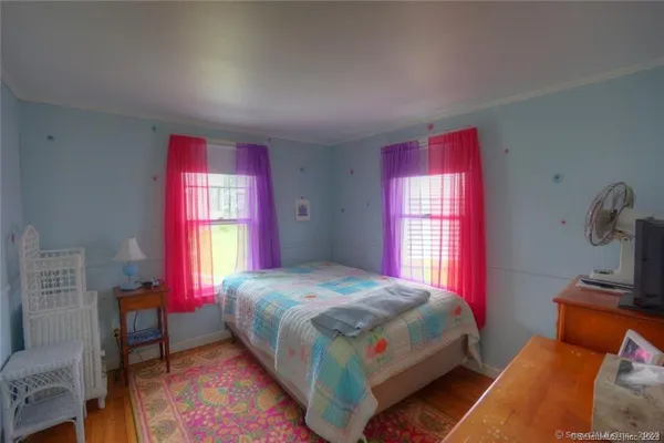 $1,300 | 9 Skipper Street, Stonington, CT 06378