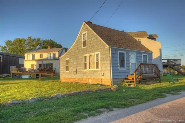 $1,300 | 9 Skipper Street, Stonington, CT 06378