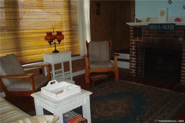 $1,300 | 9 Skipper Street, Stonington, CT 06378