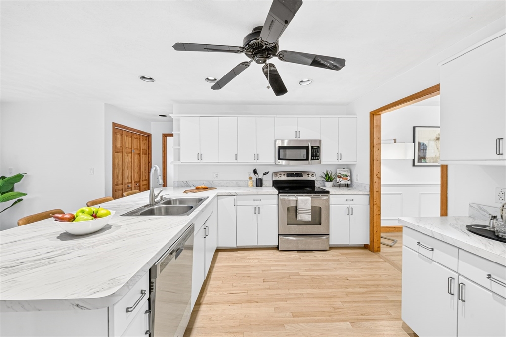35 Brentwood Road Woburn, MA 01801 - Photo 9 of 42