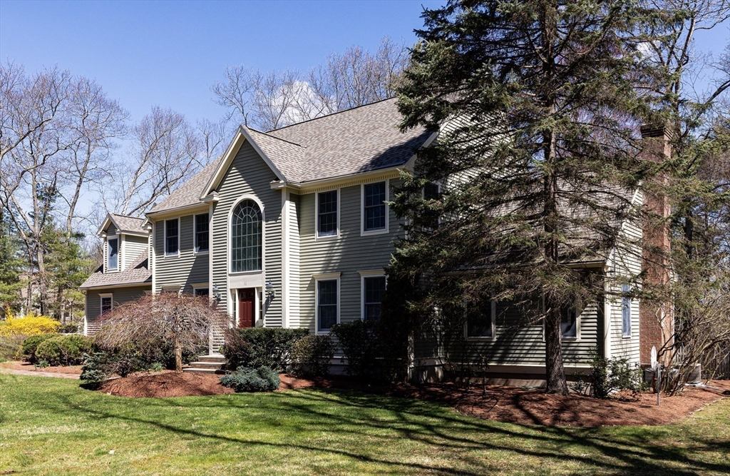 11 Maynard Road Berlin, MA 01503 - Photo 2 of 40