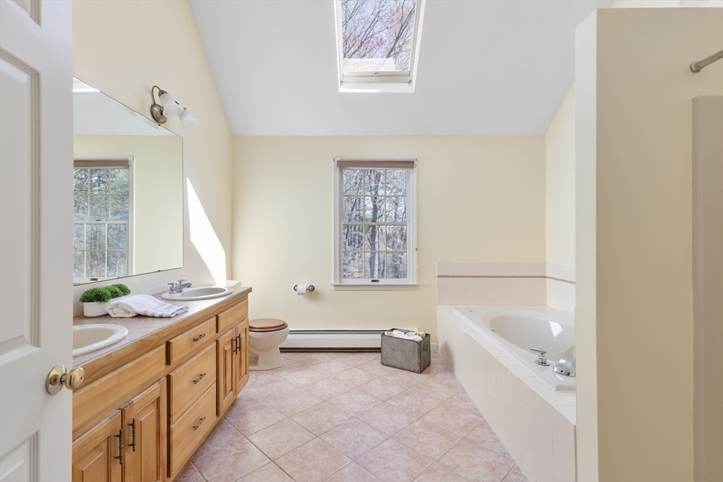 11 Maynard Road Berlin, MA 01503 - Photo 23 of 40