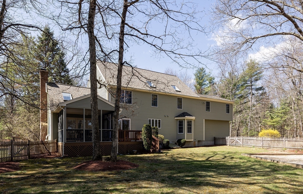 11 Maynard Road Berlin, MA 01503 - Photo 35 of 40