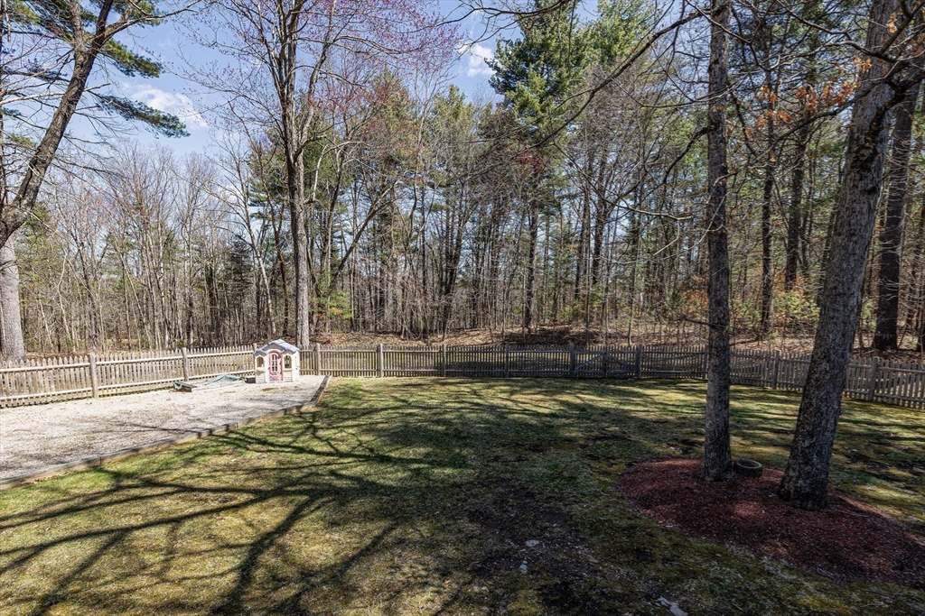 11 Maynard Road Berlin, MA 01503 - Photo 36 of 40