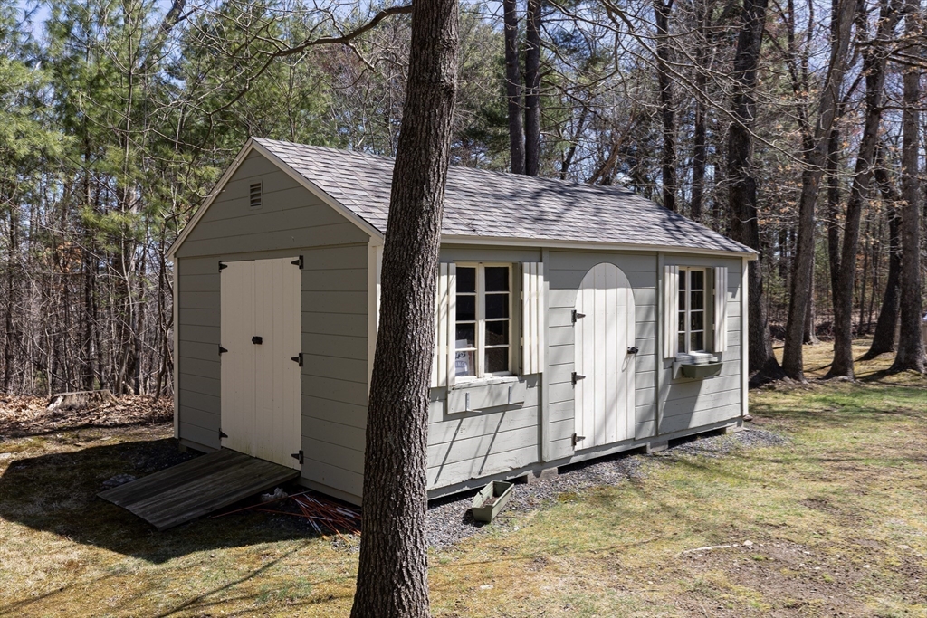 11 Maynard Road Berlin, MA 01503 - Photo 37 of 40