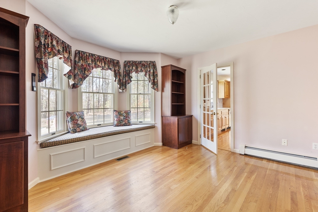 11 Maynard Road Berlin, MA 01503 - Photo 7 of 40