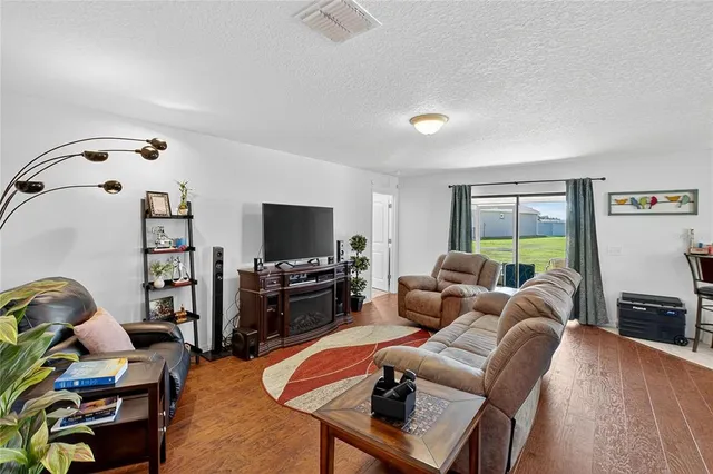 $2,500 | 2133 Geneva Drive, Lakeland, FL 33805