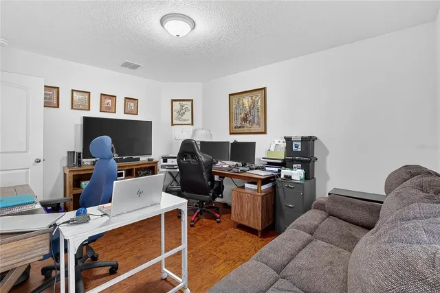 $2,500 | 2133 Geneva Drive, Lakeland, FL 33805