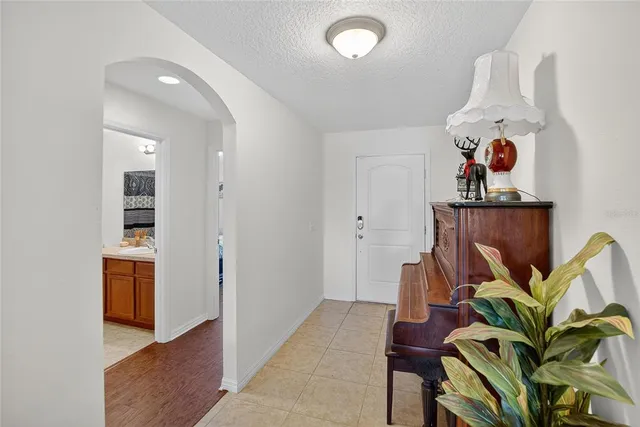 $2,500 | 2133 Geneva Drive, Lakeland, FL 33805