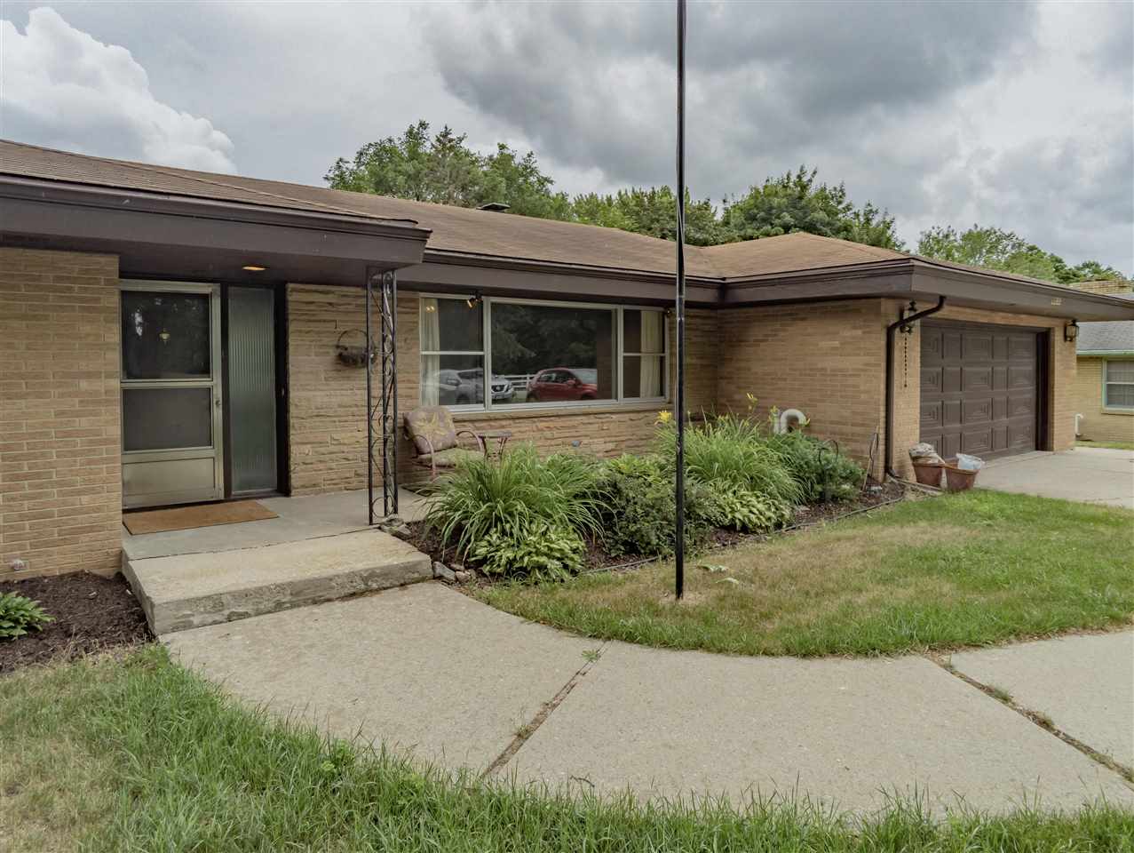 5589 Guilford Road Rockford, IL 61107 - Photo 2 of 36 Gallery Image 2