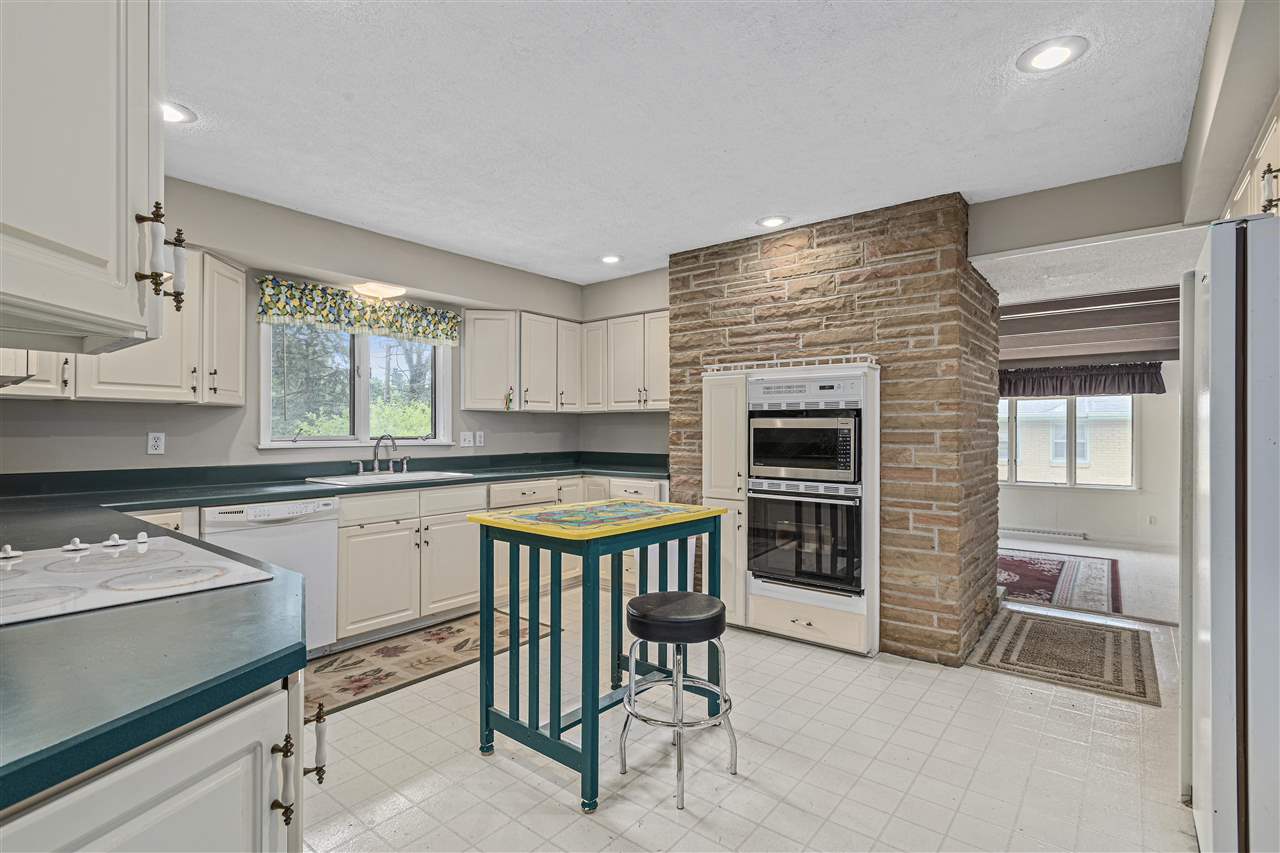 5589 Guilford Road Rockford, IL 61107 - Photo 8 of 36 Gallery Image 8