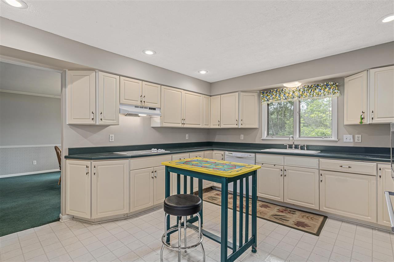 5589 Guilford Road Rockford, IL 61107 - Photo 9 of 36 Gallery Image 9