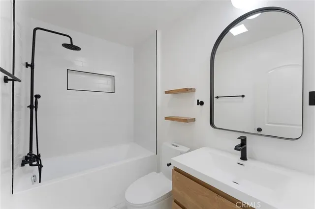 $4,500 | 2740 South Sycamore Avenue, Los Angeles, CA 90016