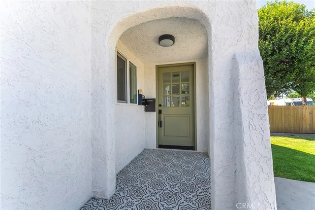 $4,500 | 2740 South Sycamore Avenue, Los Angeles, CA 90016