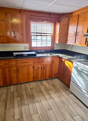 $1,300 | 216 Ashland Avenue, Unit 1, Southbridge, MA 01550