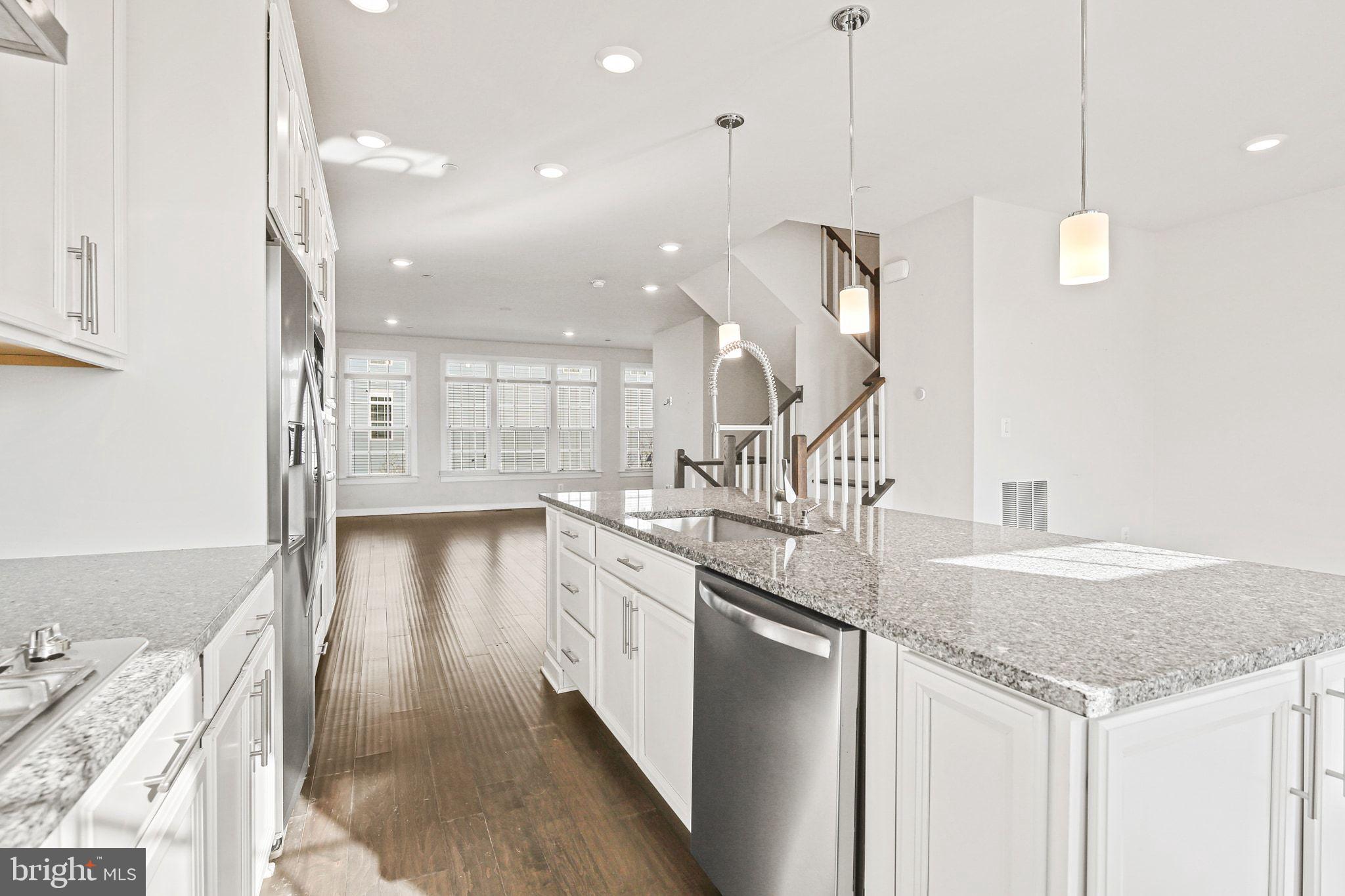 6015 Hidden Meadow, Unit 3 Ellicott City, MD 21043 - Photo 3 of 32