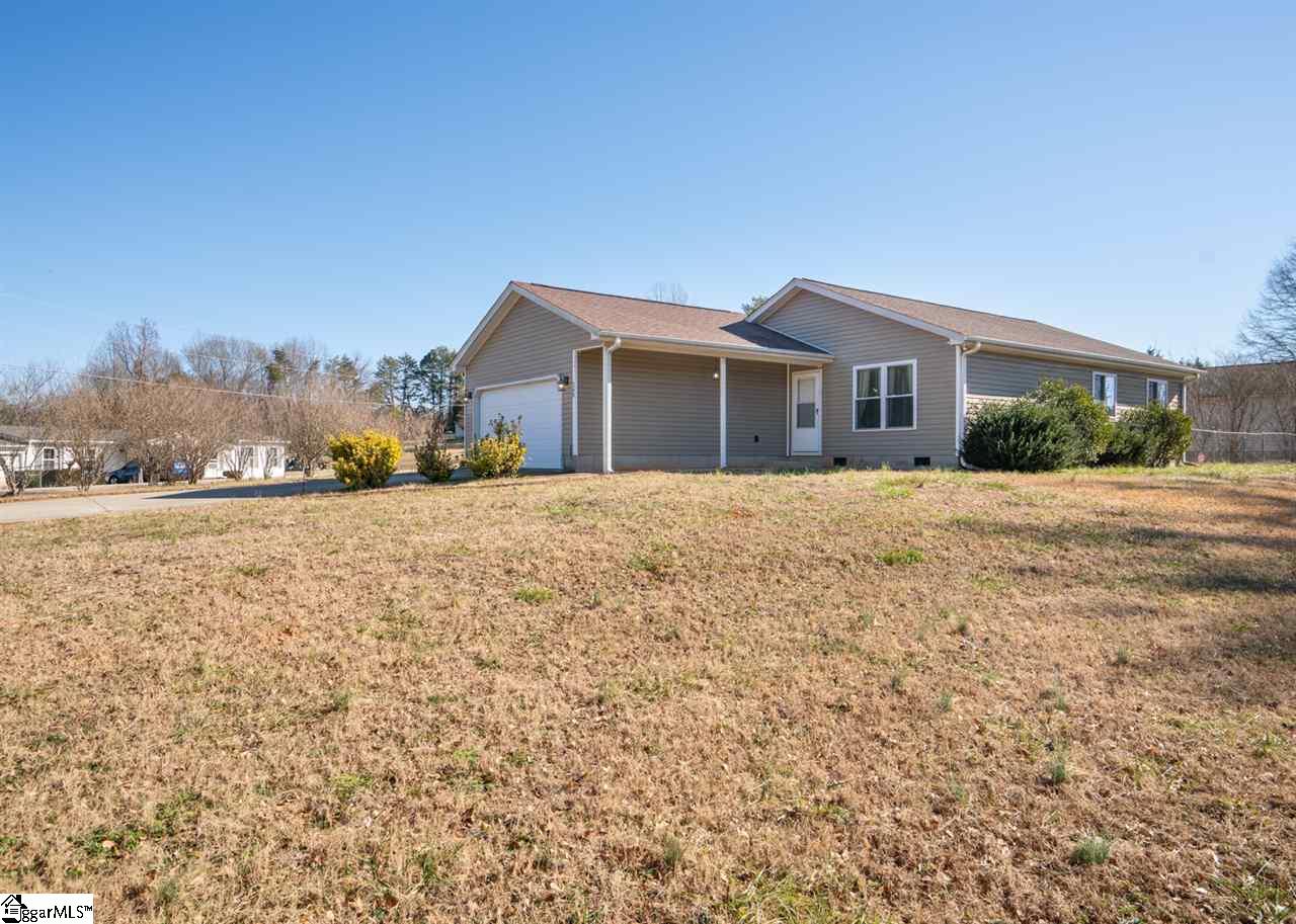 240 Tapp Road Greer, SC 29651 - Photo 1 of 22