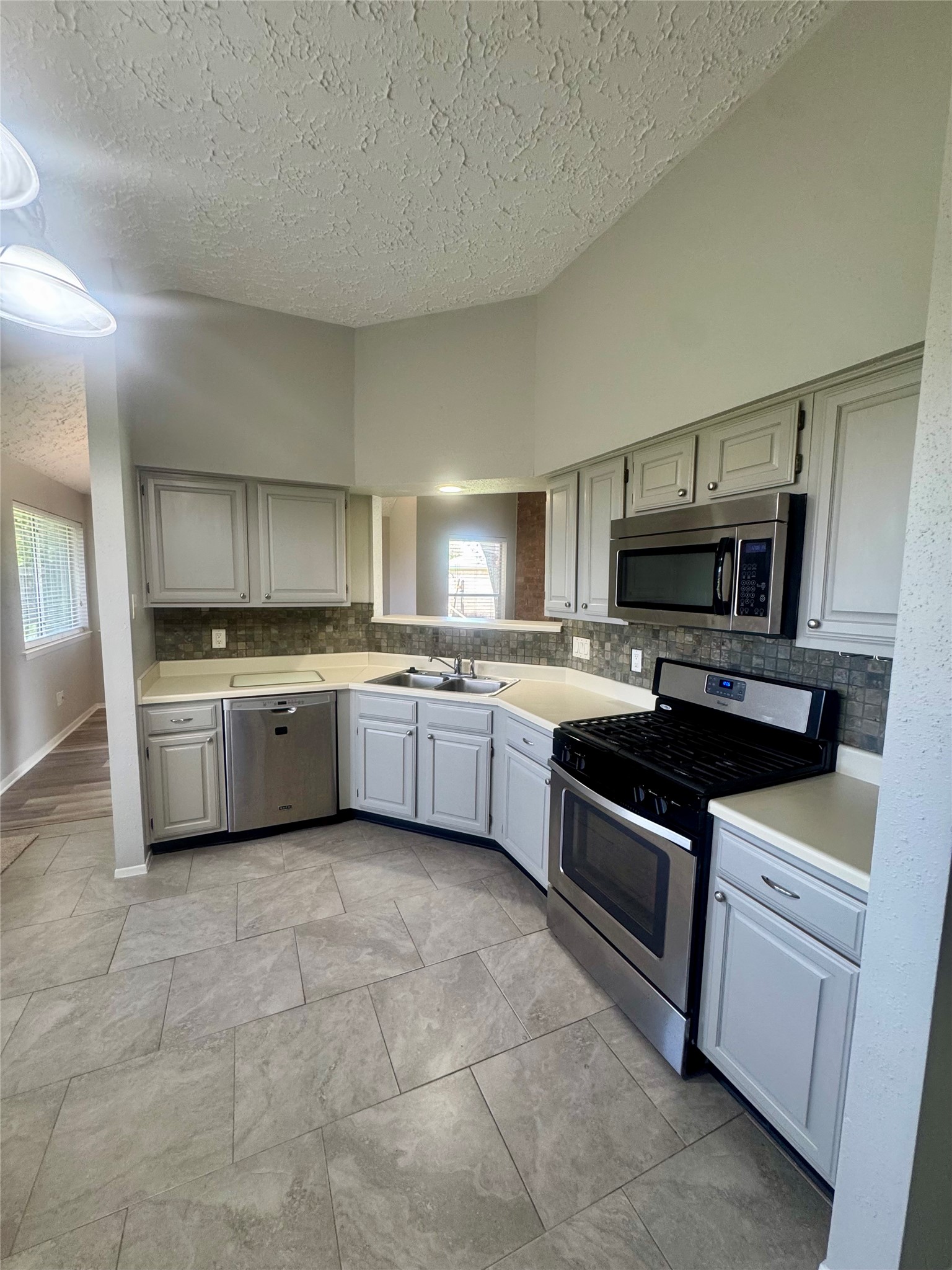 15702 Roxton Ridge Drive Houston, TX 77598 - Photo 3 of 26
