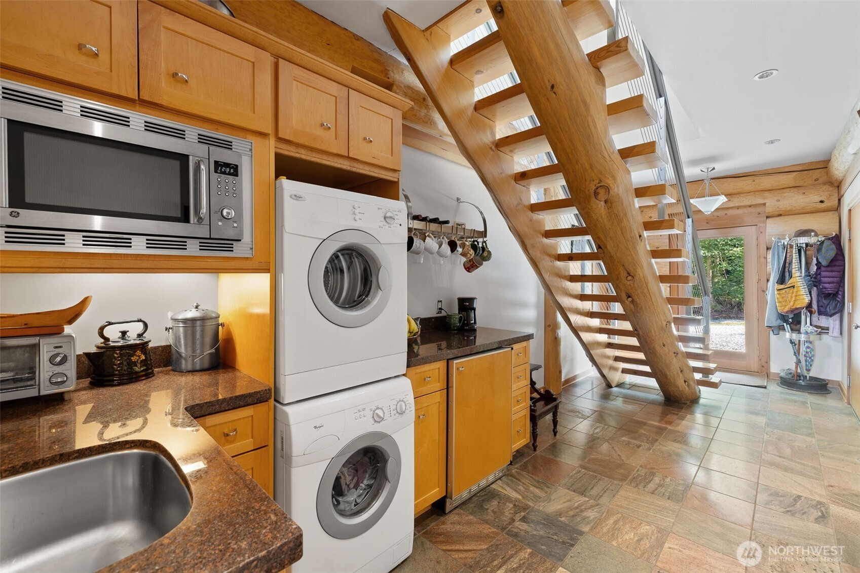 550 Manley Road Bellingham, WA 98229 - Photo 25 of 40 a utility room with dryer and washer
