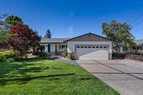 $995,000 | 957 McNear Avenue, Petaluma, CA 94952