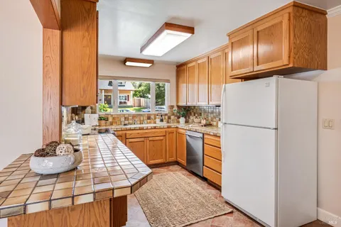 $995,000 | 957 McNear Avenue, Petaluma, CA 94952
