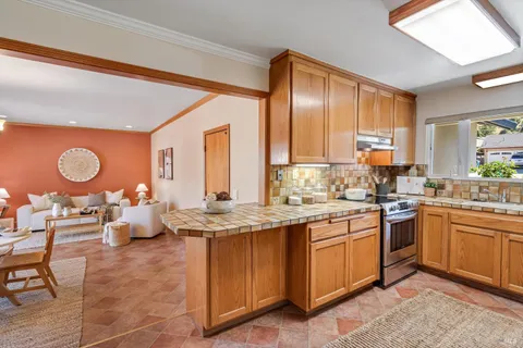 $995,000 | 957 McNear Avenue, Petaluma, CA 94952