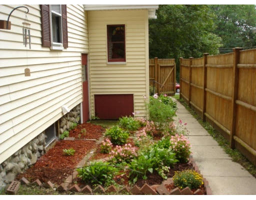 76 Randolph Road Worcester, MA 01606 - Photo 7 of 8 Gallery Image 7