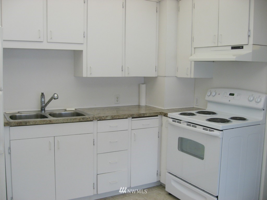 1214 South McClellan Street Seattle, WA 98144 - Photo 3 of 5 Gallery Image 3