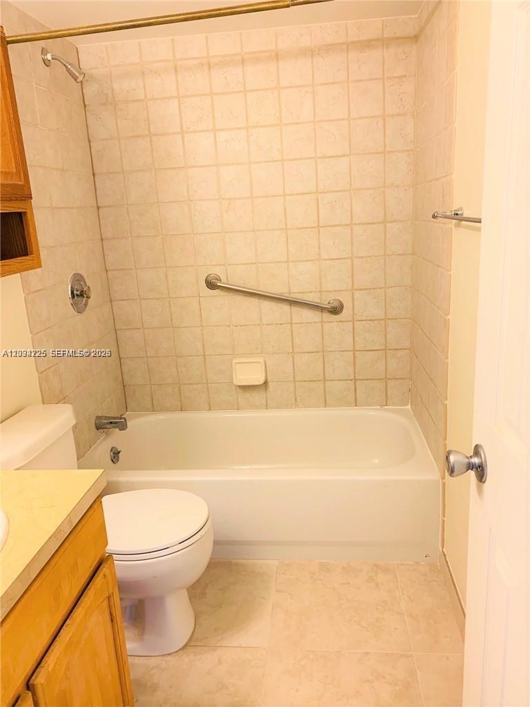 405 South Pine Island Road, Unit 406D Plantation, FL 33324 - Photo 6 of 12