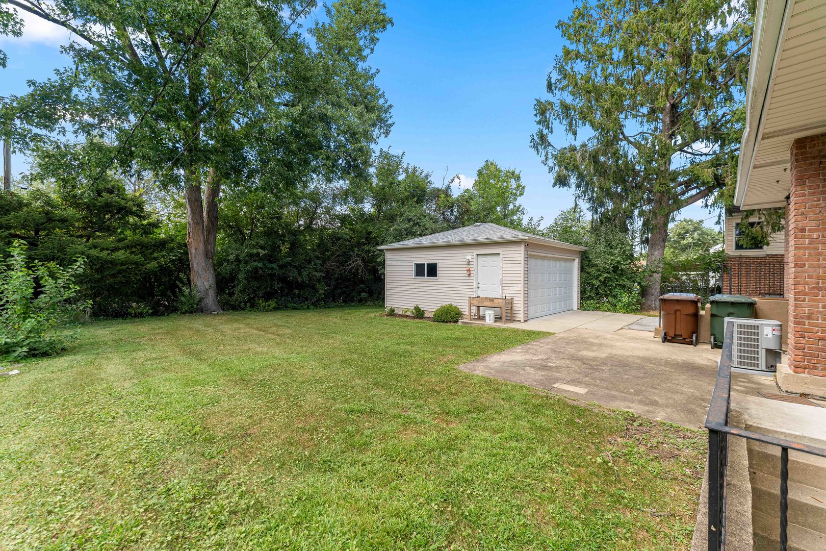18516 Clyde Road Homewood, IL 60430 - Photo 27 of 29 Gallery Image 27
