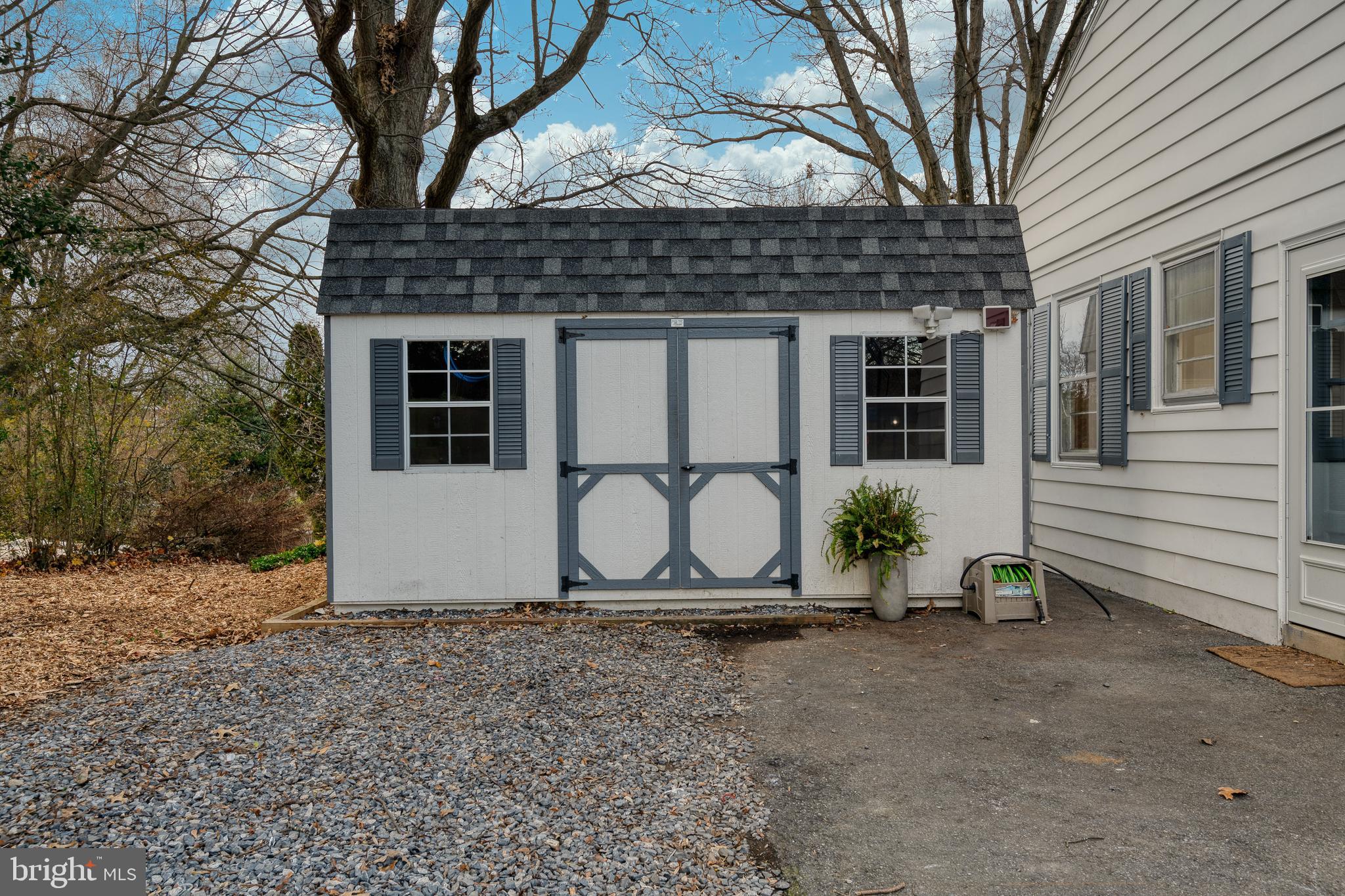 961 Cardinal Road Lancaster, PA 17601 - Photo 26 of 37 Storage shed
