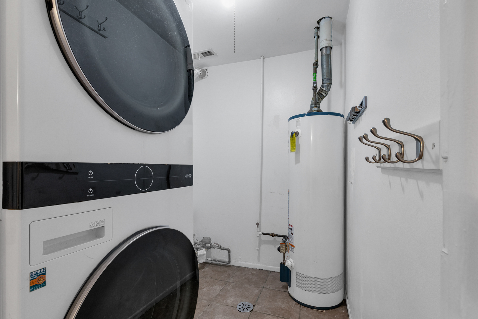 614 Kamiah Court Carol Stream, IL 60188 - Photo 13 of 30 a utility room with dryer and washer