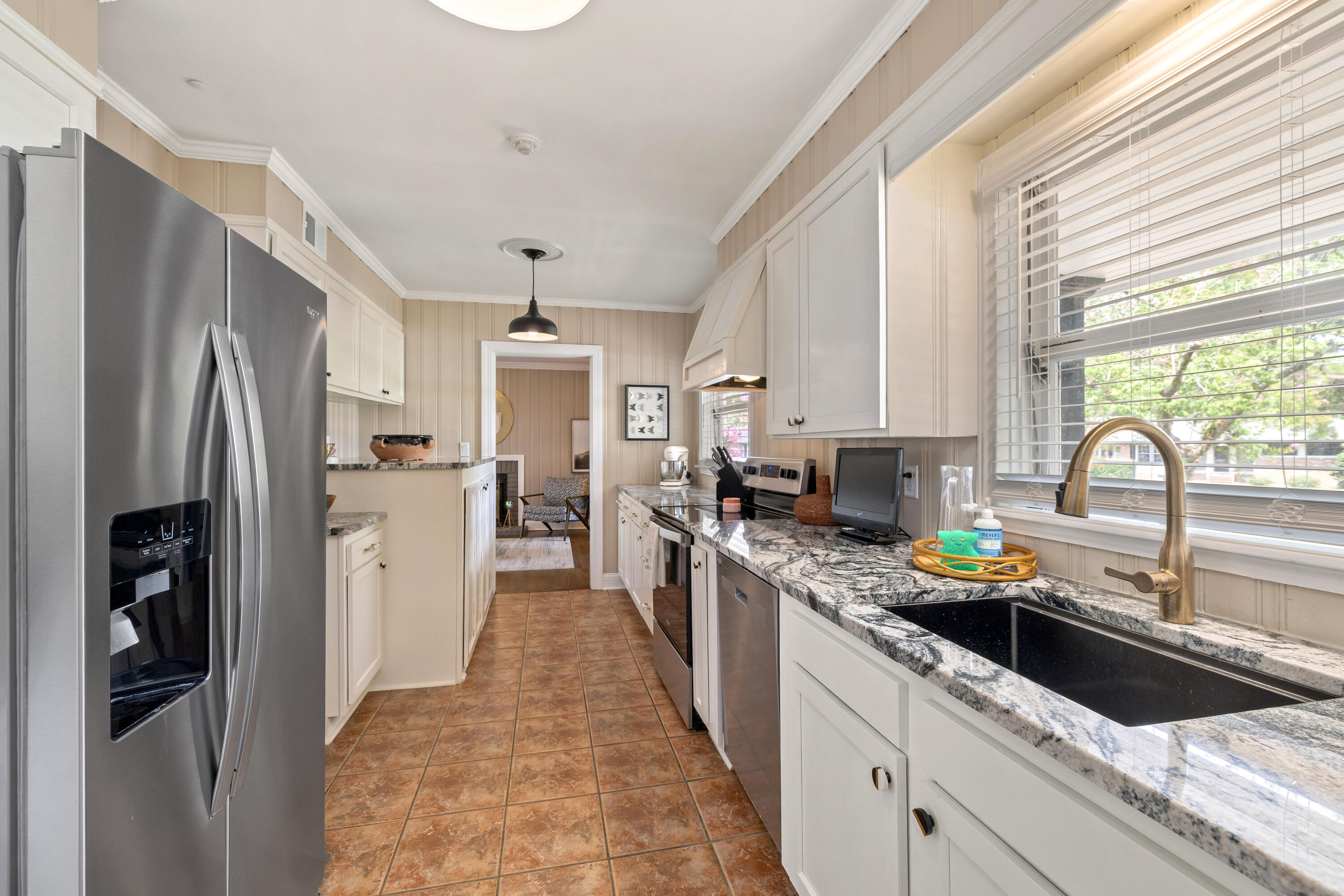 31 Riley Street Sumter, SC 29150 - Photo 26 of 49 KITCHEN