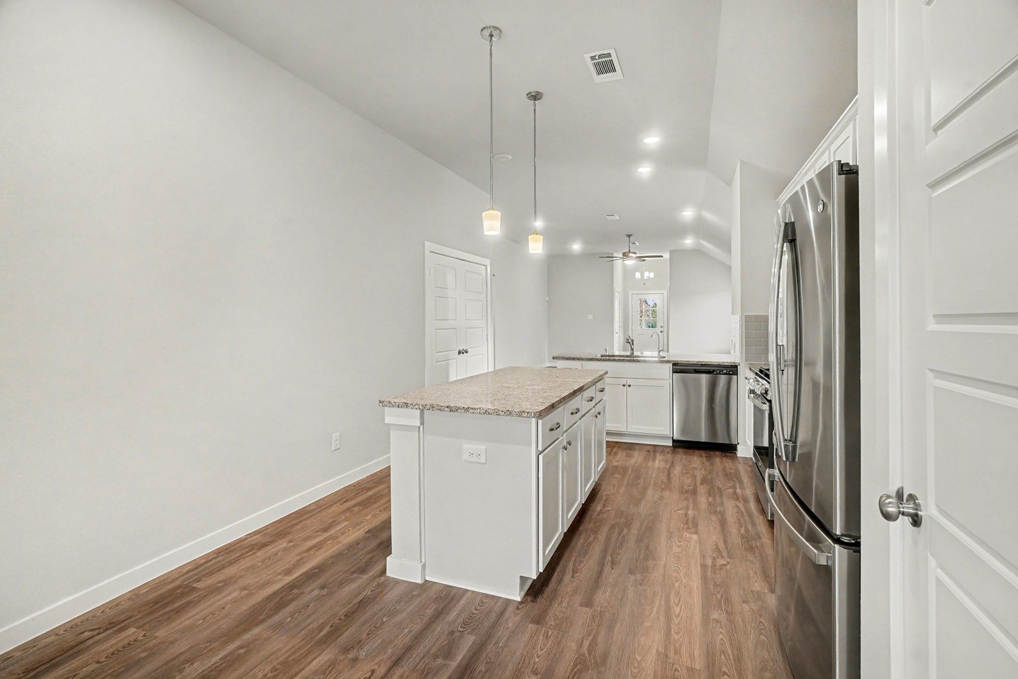 8427 Blue Shell Lane Cypress, TX 77433 - Photo 10 of 27 Full view of this amazing kitchen!